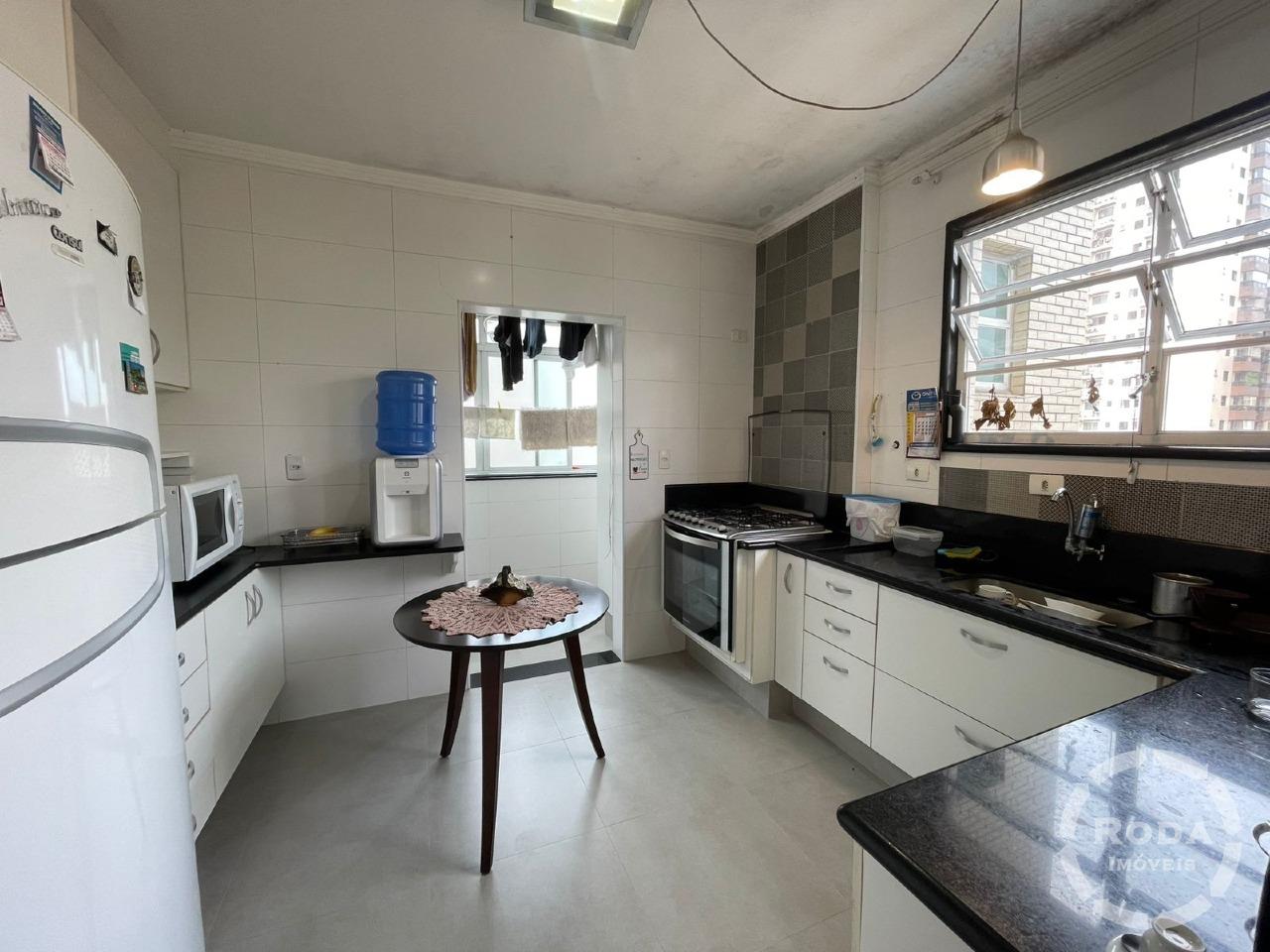 Apartamento à venda no Embaré: 