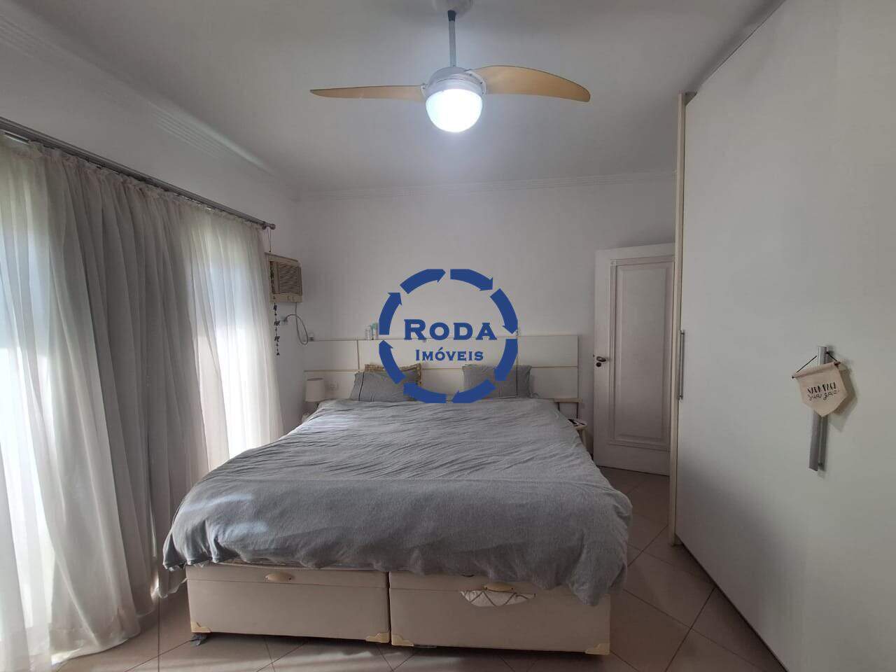 Sobrado à venda no Embaré: 