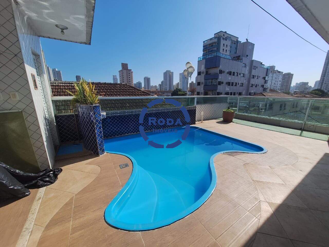 Sobrado à venda no Embaré: 