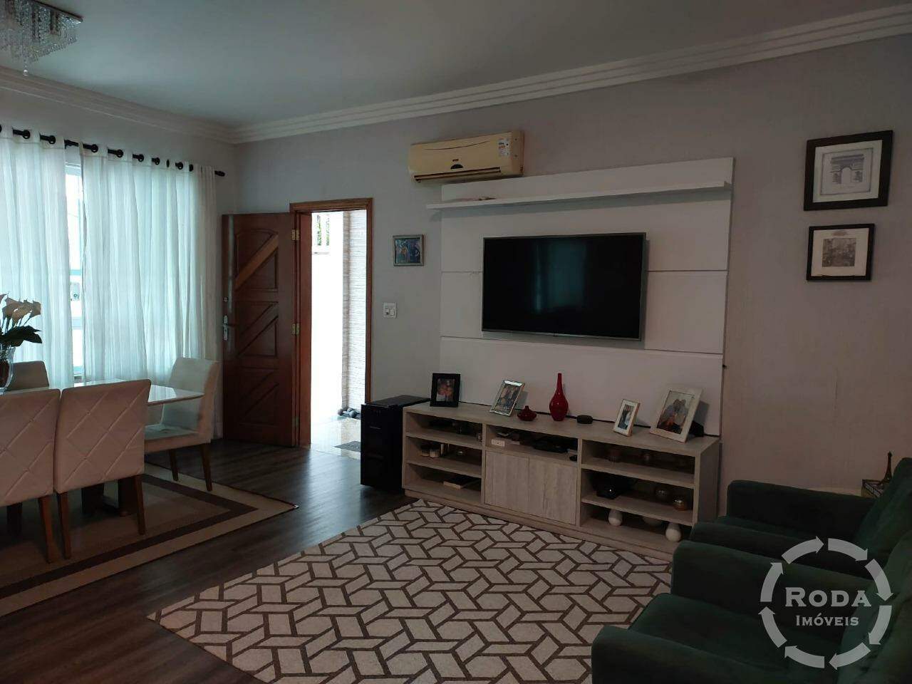 Casa à venda no Embaré: 