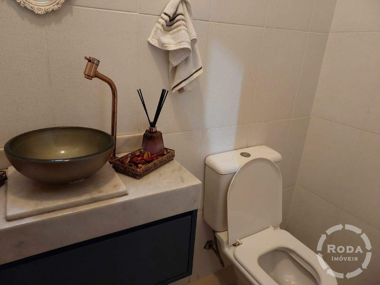 Casa à venda no Embaré: 