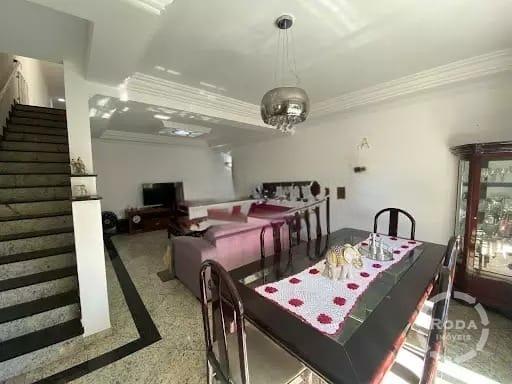 Casa à venda no Embaré: 