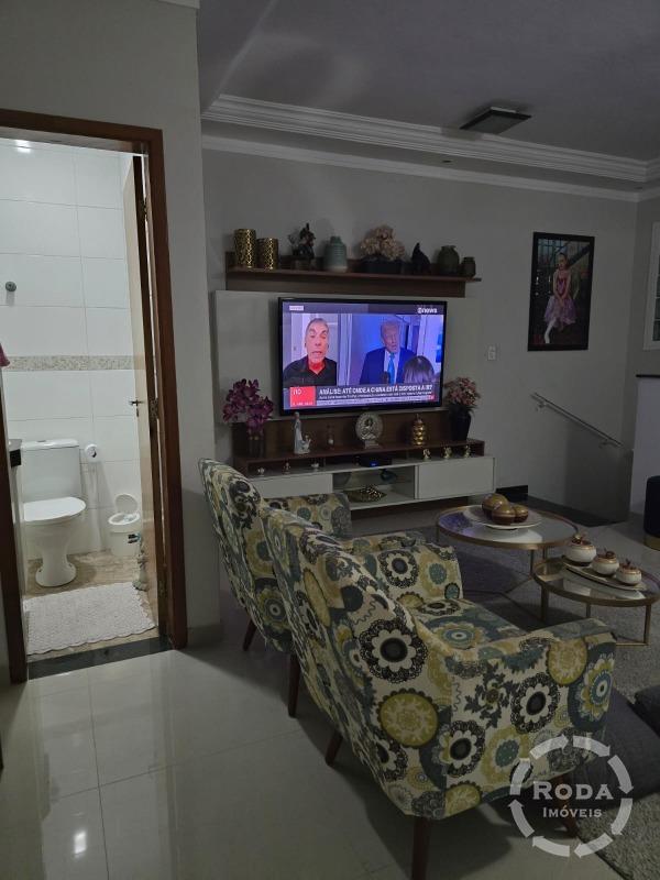 Casa Sobreposta Alta à venda no Embaré: 