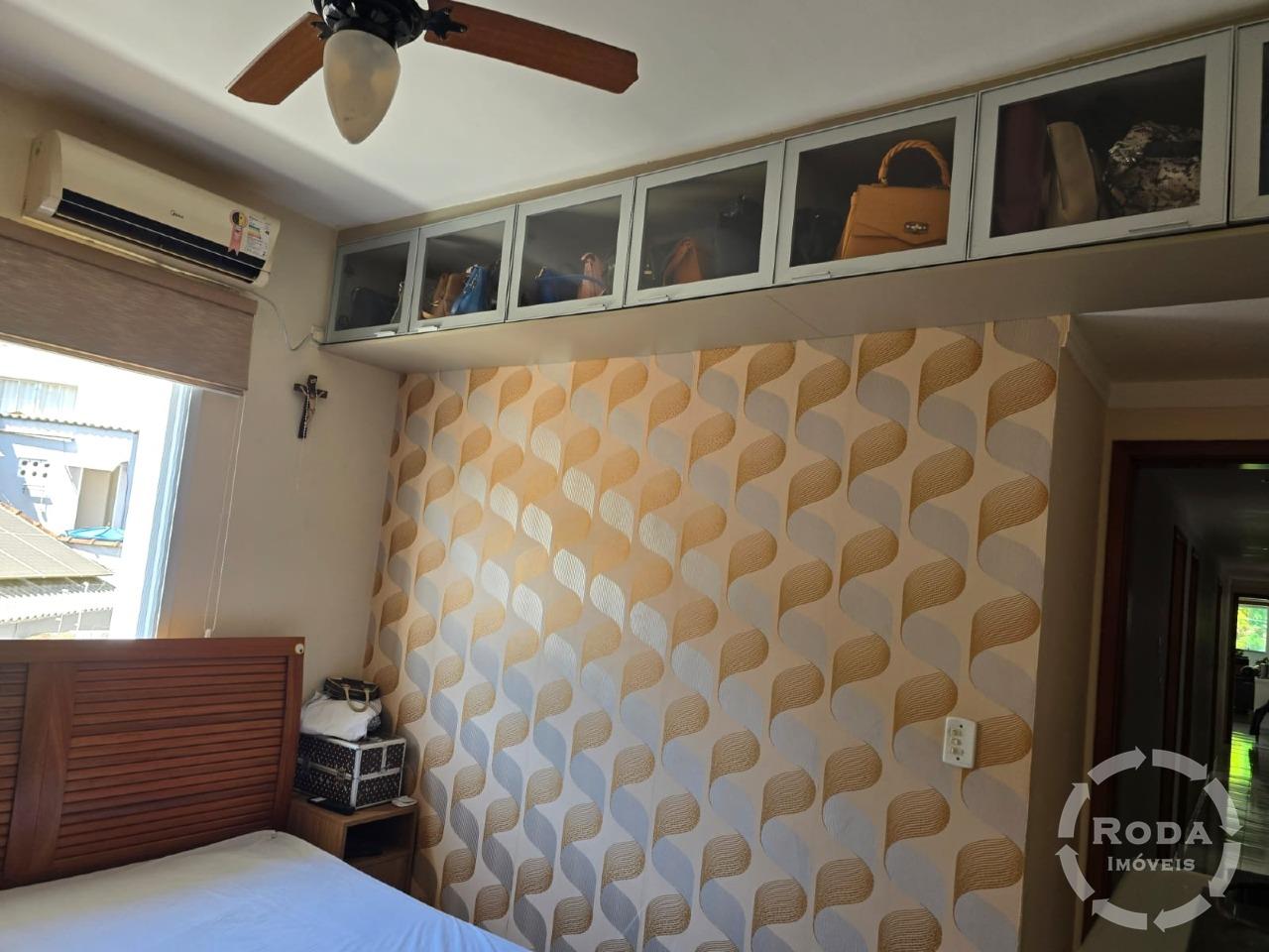 Casa Sobreposta Alta à venda no Embaré: 