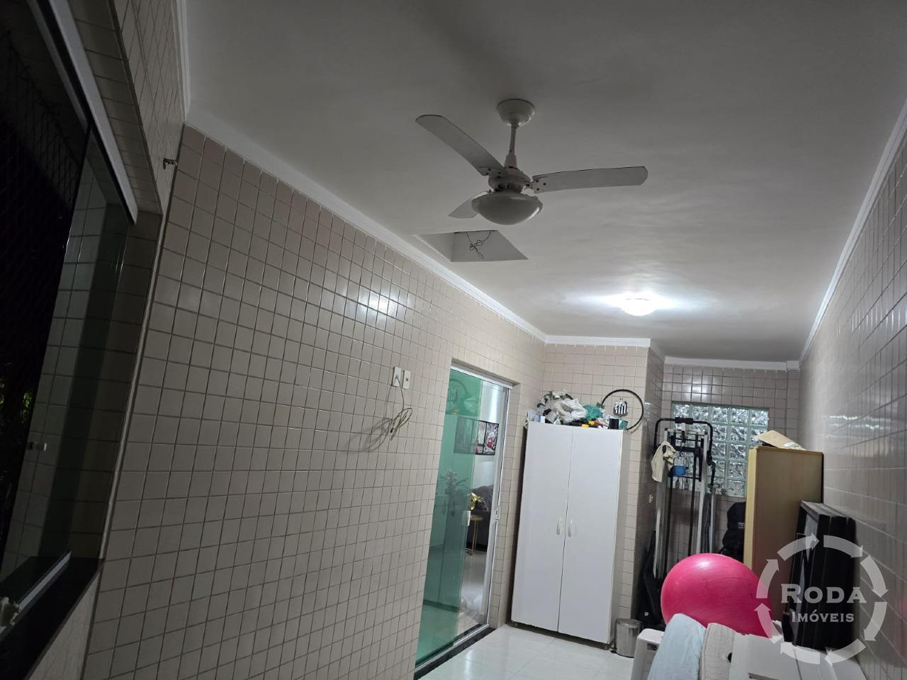 Casa Sobreposta Alta à venda no Embaré: 