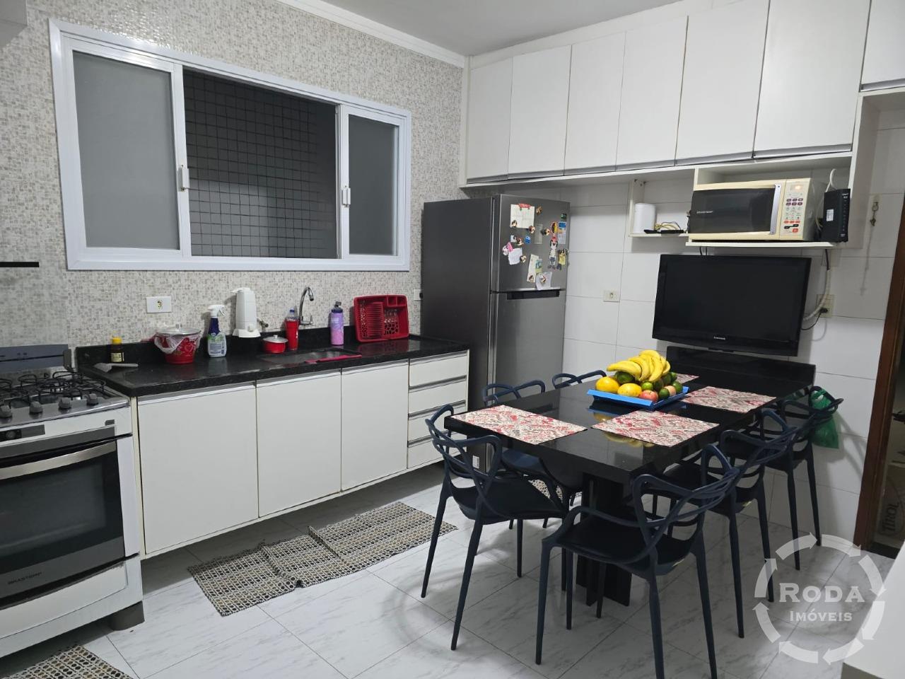 Casa Sobreposta Alta à venda no Embaré: 