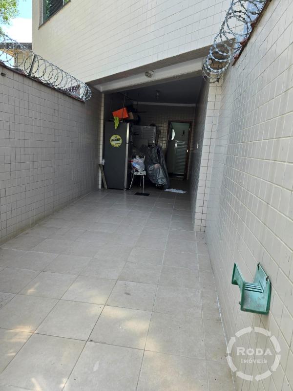 Casa Sobreposta Alta à venda no Embaré: 