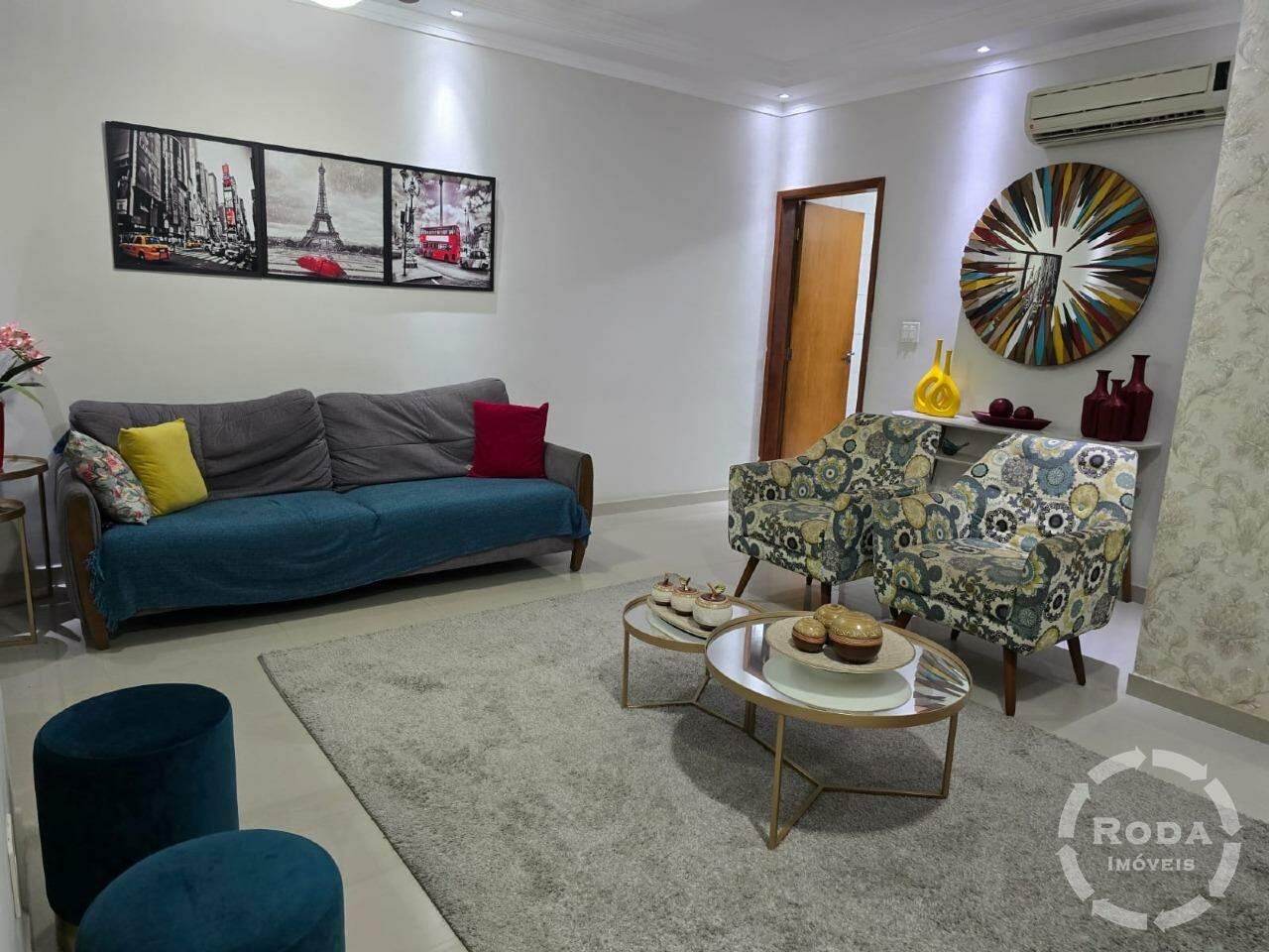 Casa Sobreposta Alta à venda no Embaré: 