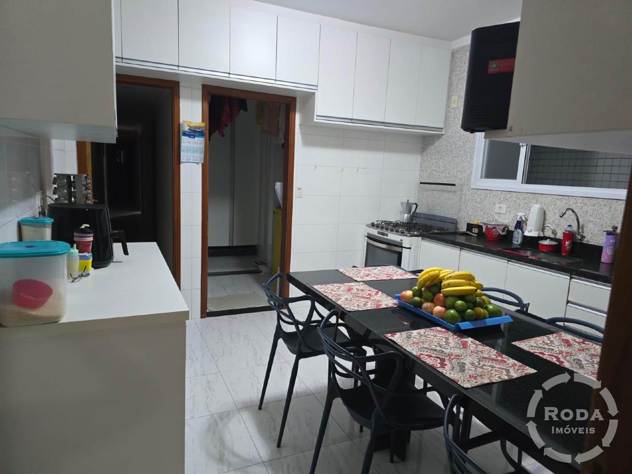 Casa Sobreposta Alta à venda no Embaré: 