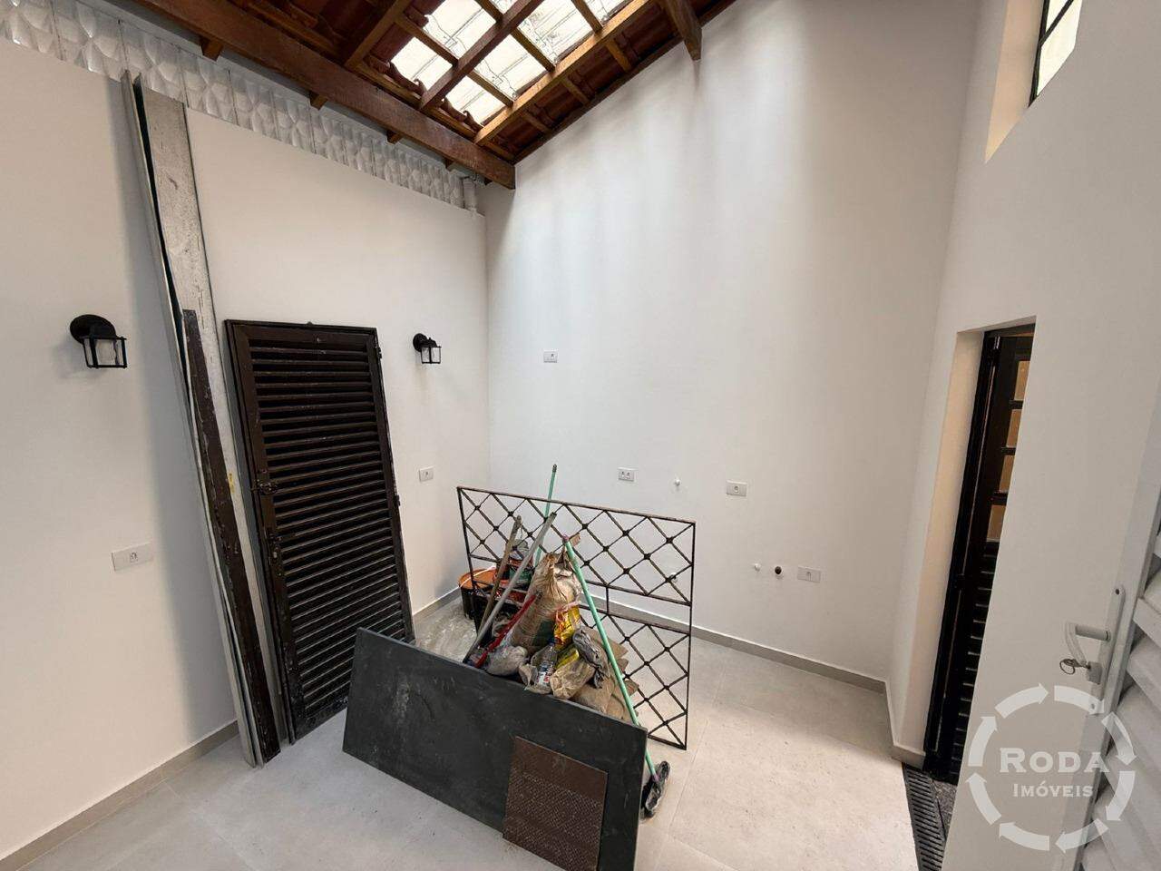 Casa para aluguel no Embaré: 