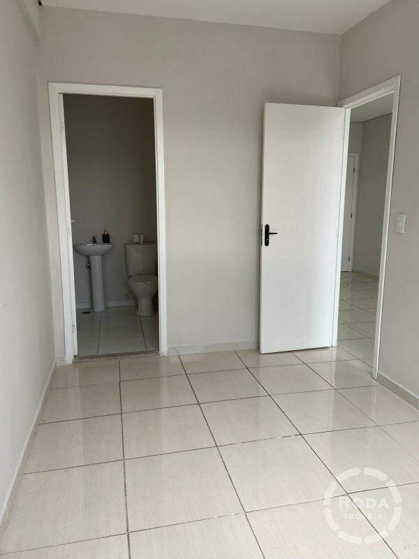 Sala à venda no Encruzilhada: 