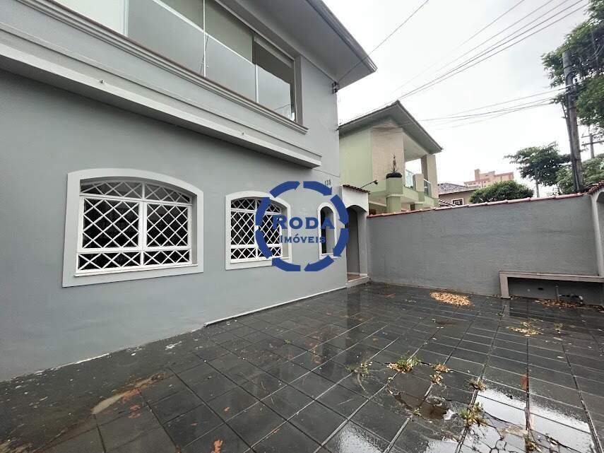 Casa à venda no Embaré: 