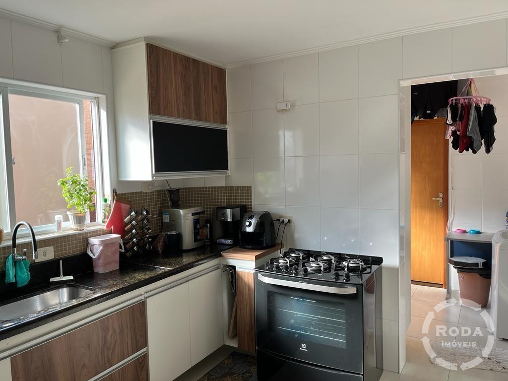 Sobrado de Condomínio à venda no Marapé: 