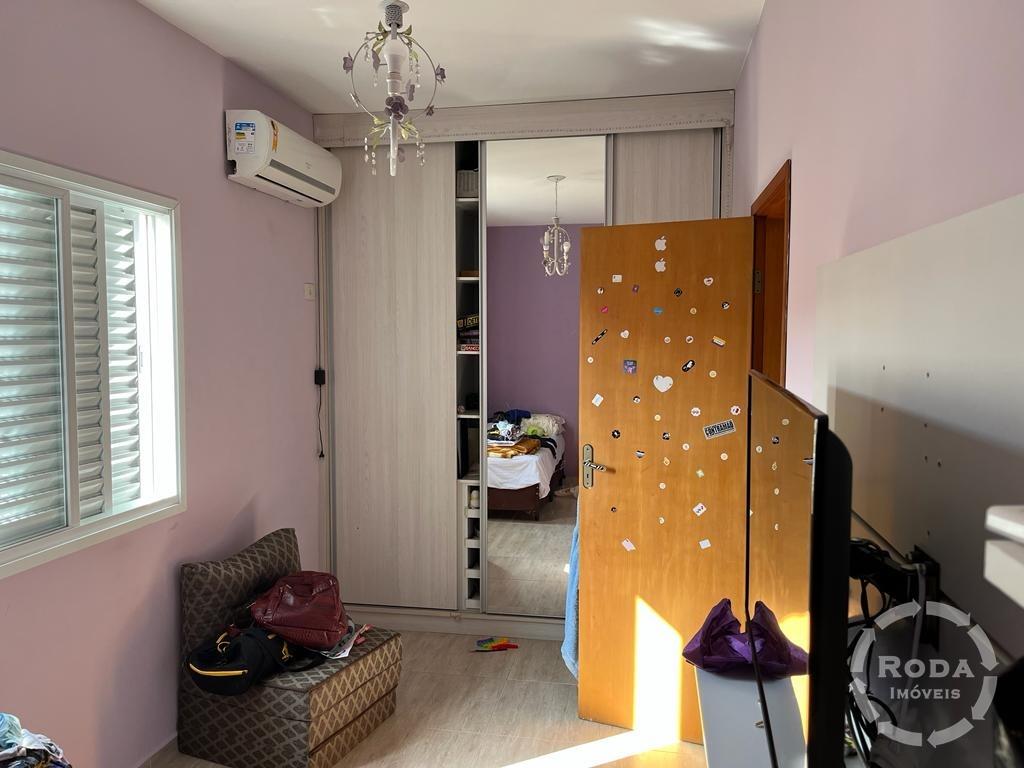 Sobrado de Condomínio à venda no Marapé: 