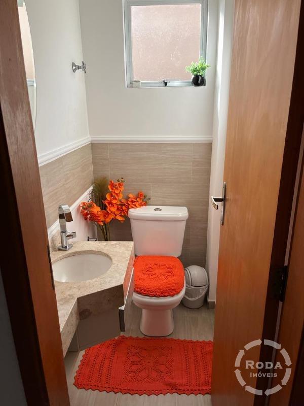 Sobrado de Condomínio à venda no Marapé: 