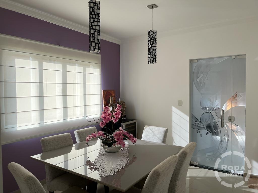 Sobrado de Condomínio à venda no Marapé: 