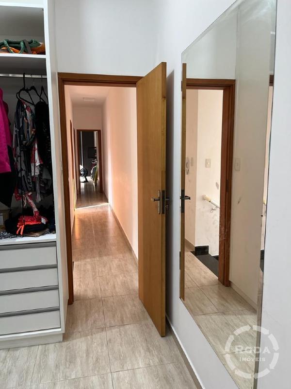 Sobrado de Condomínio à venda no Marapé: 