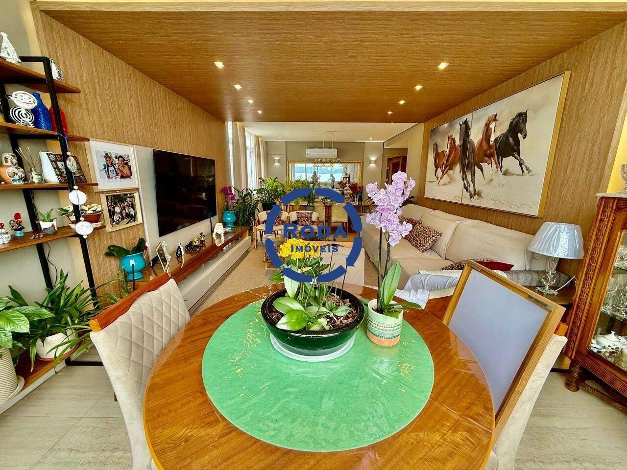 Apartamento à venda no Ponta da Praia: 