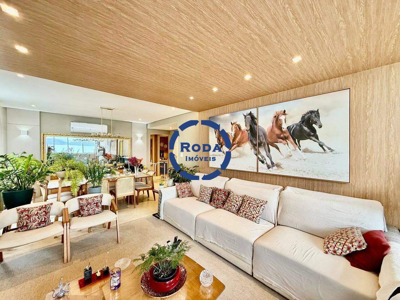 Apartamento à venda no Ponta da Praia: 
