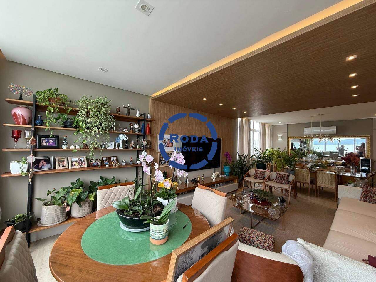 Apartamento à venda no Ponta da Praia: 
