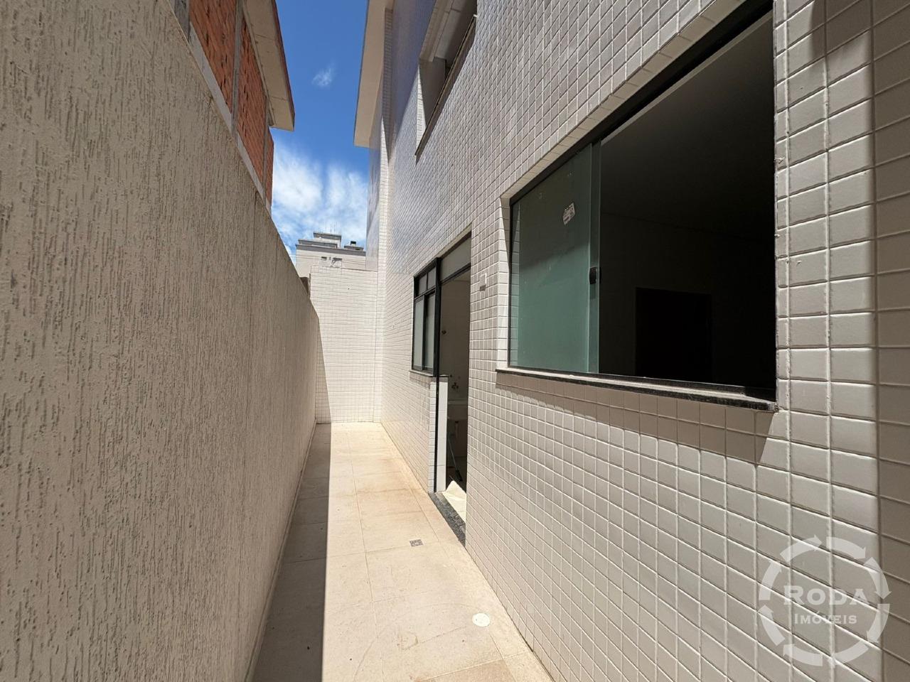 Casa à venda no Embaré: 