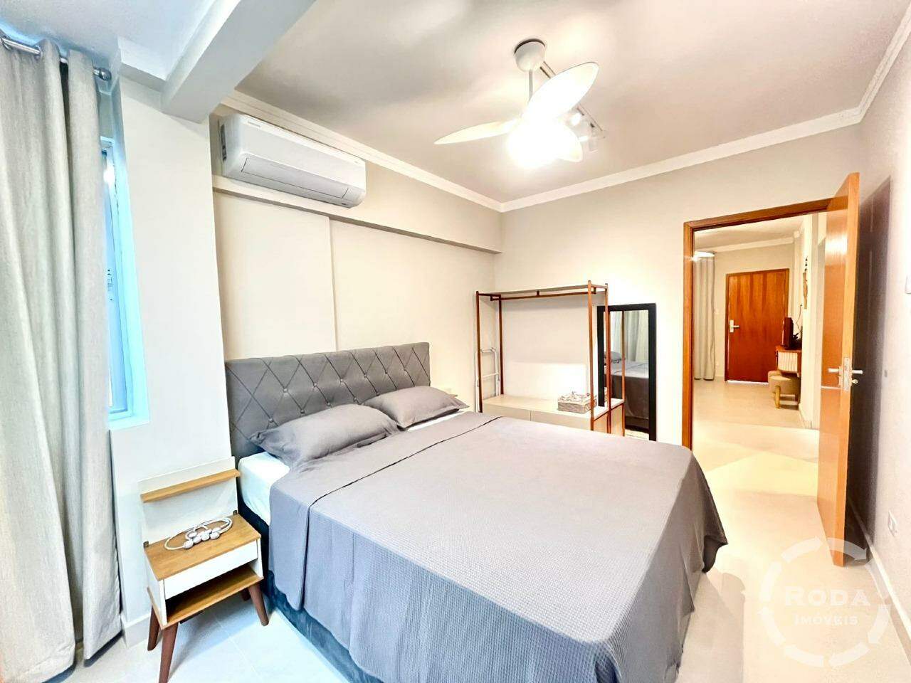 Apartamento à venda no Ponta da Praia: quarto