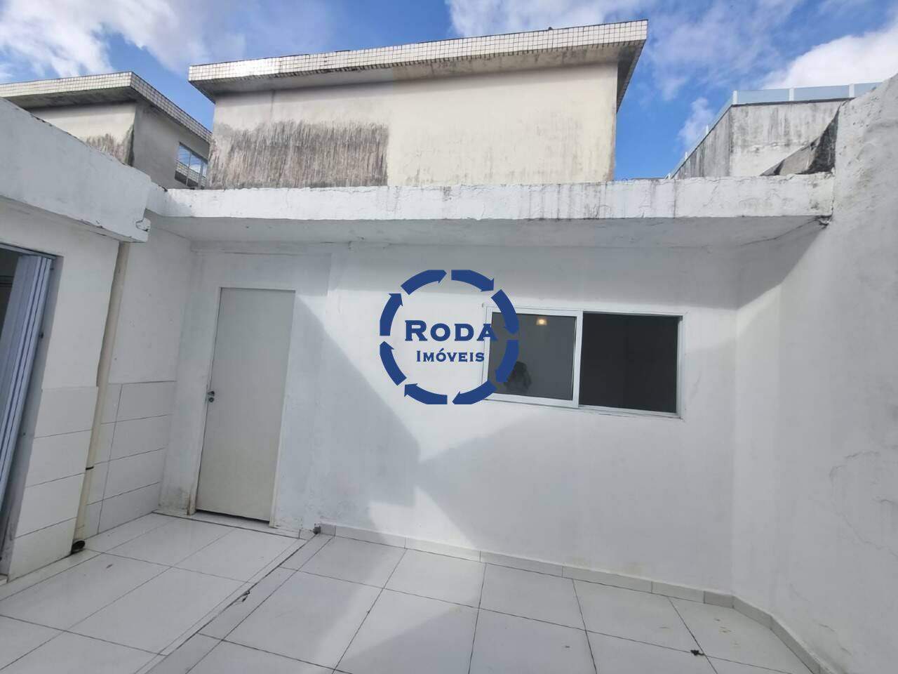 Loja à venda no Ponta da Praia: 