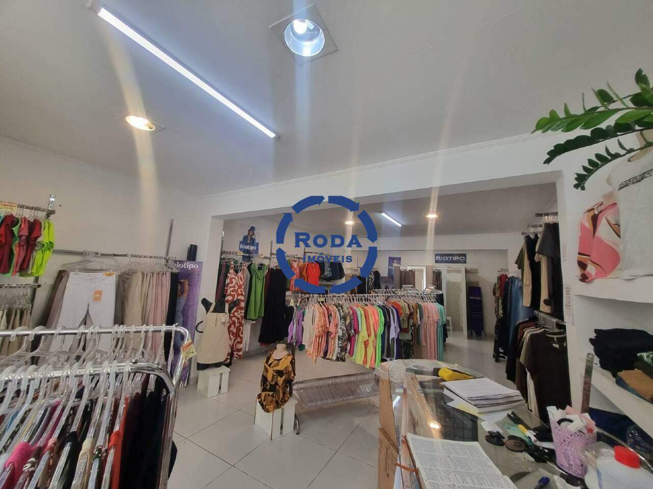 Loja à venda no Ponta da Praia: 