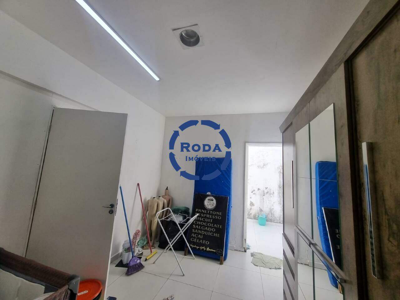 Loja à venda no Ponta da Praia: 