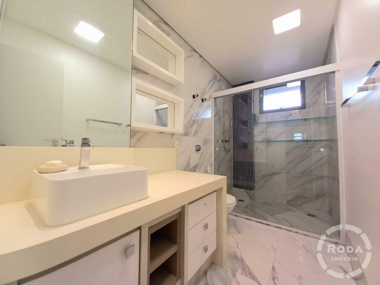 Apartamento à venda no Embaré: 