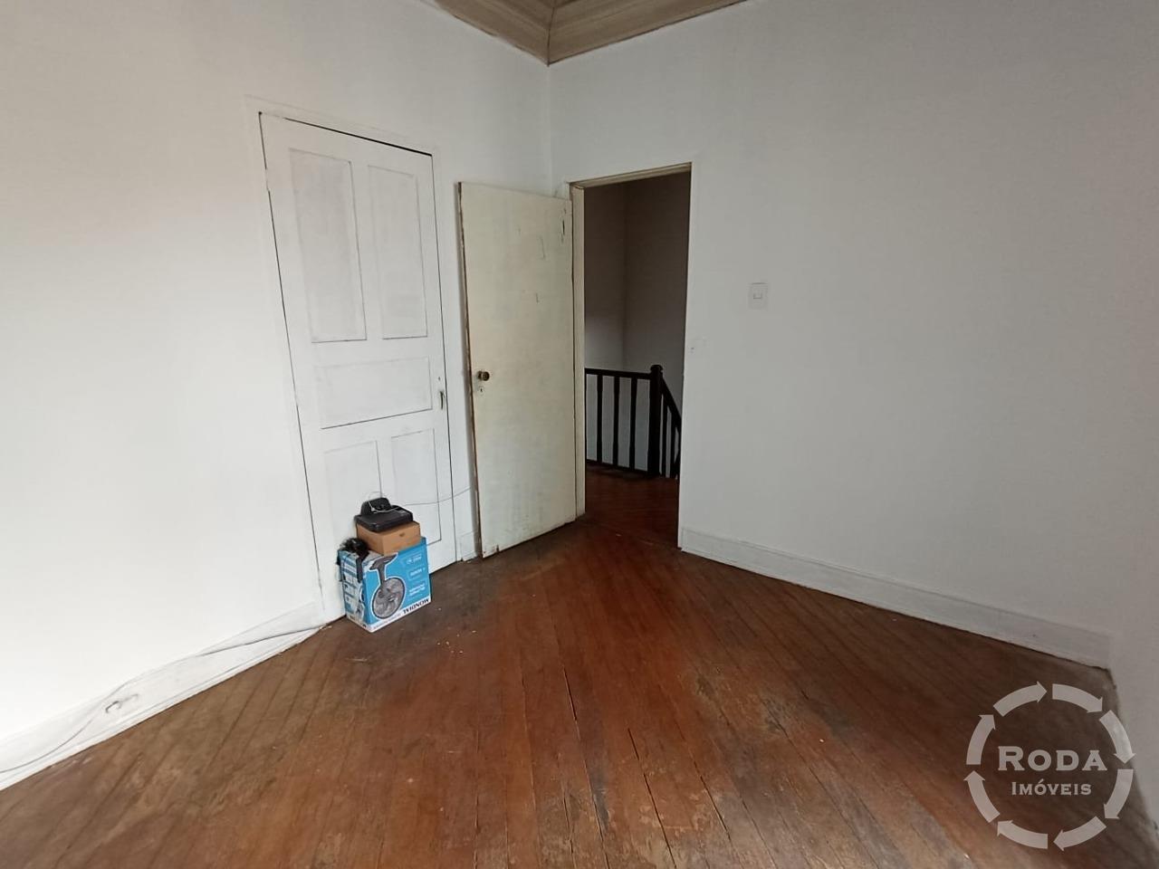 Sobrado Geminado à venda no Macuco: 