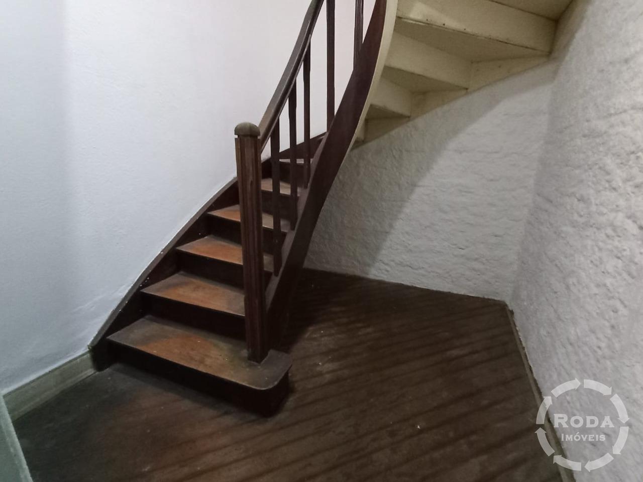 Sobrado Geminado à venda no Macuco: 