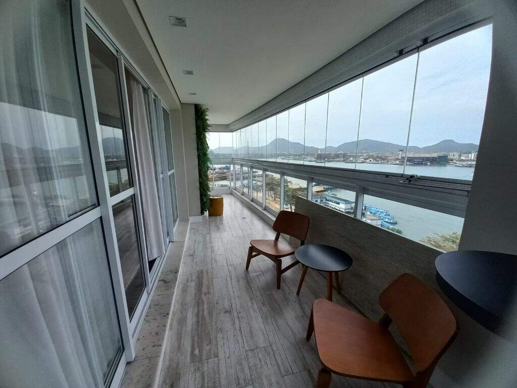 Apartamento à venda no Ponta da Praia: 