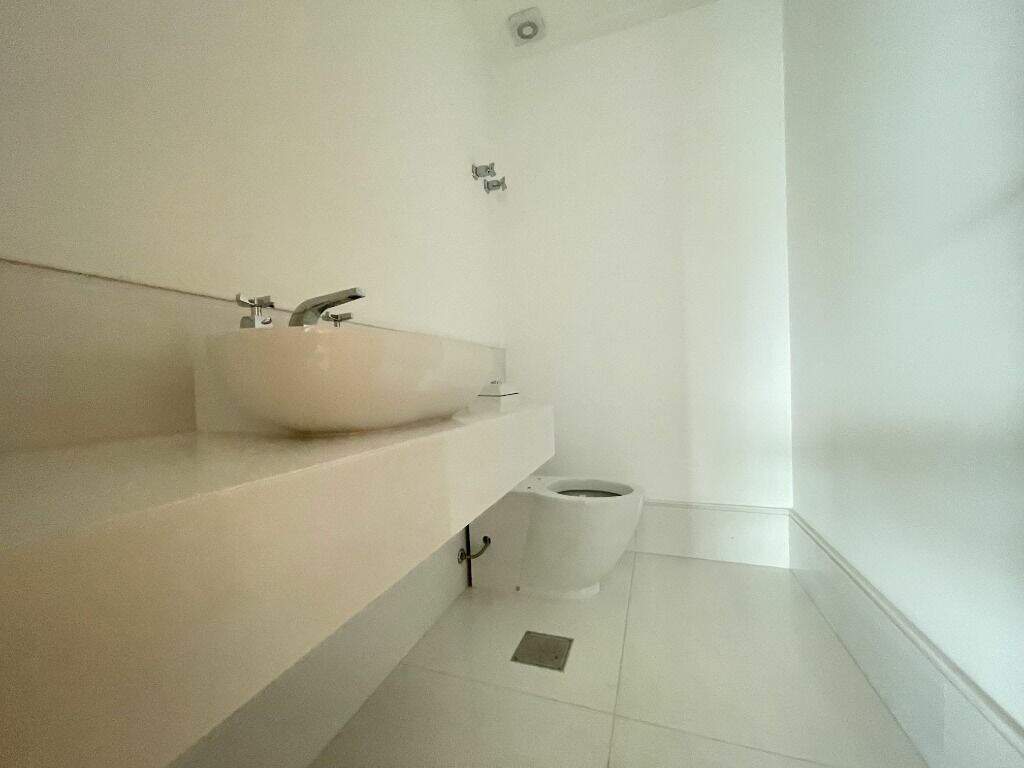 Apartamento à venda no Ponta da Praia: 