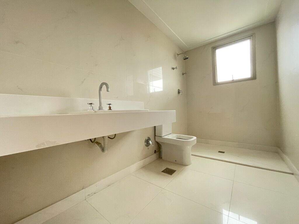 Apartamento à venda no Ponta da Praia: 
