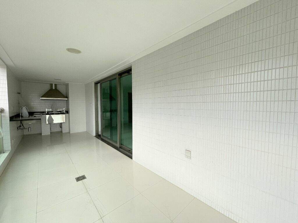Apartamento à venda no Ponta da Praia: 