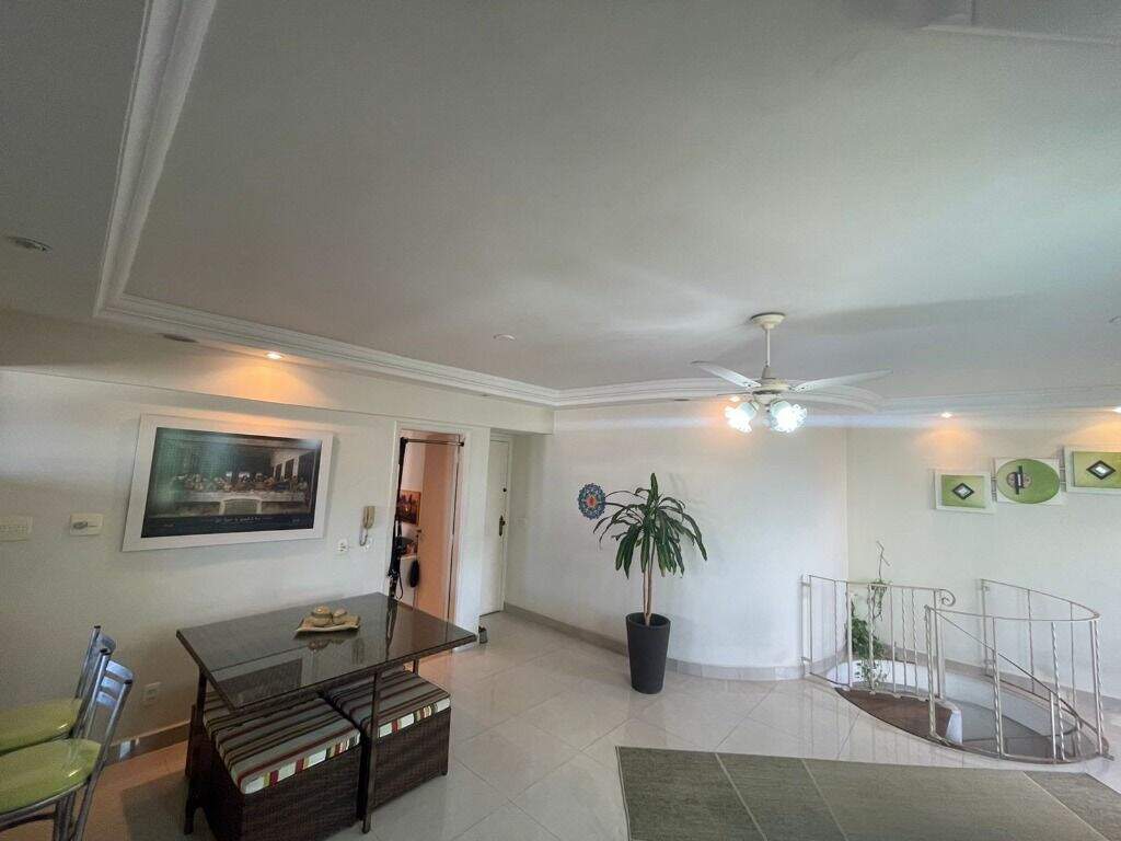 Cobertura Duplex à venda no Embaré: 