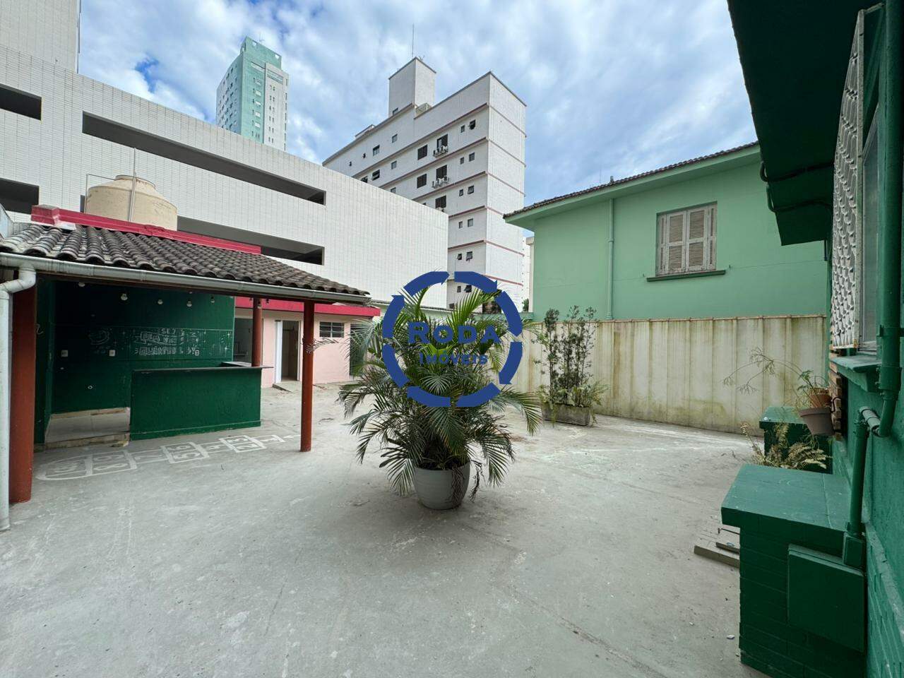 Sobrado à venda no Aparecida: 
