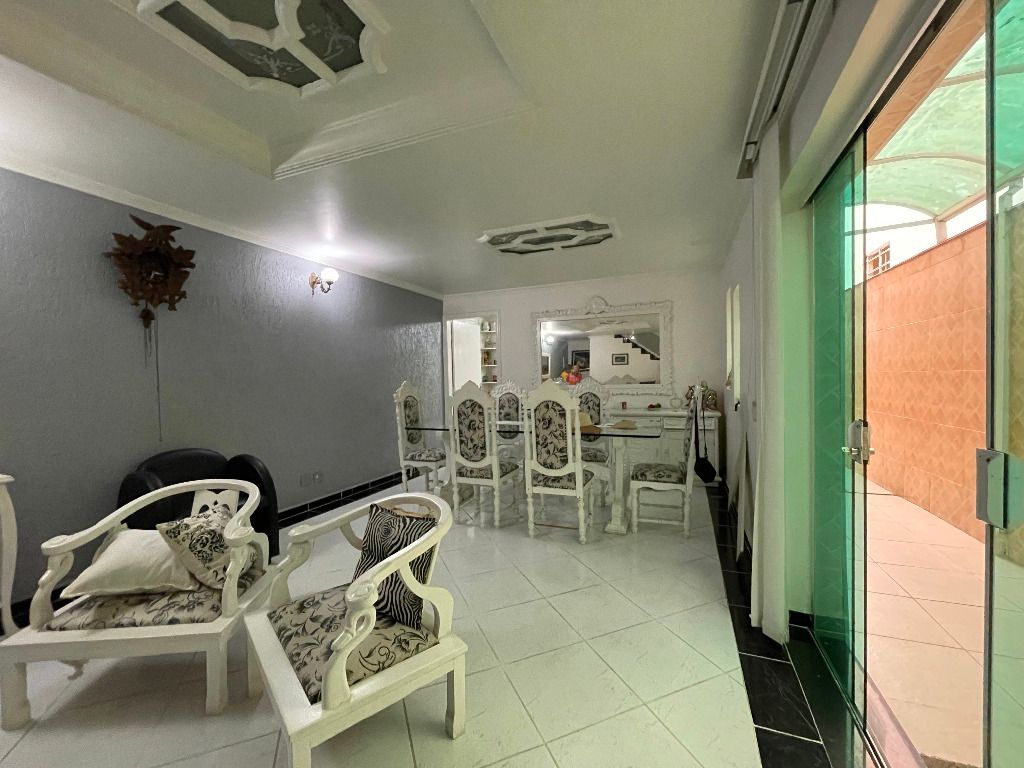 Sobrado Geminado à venda no Encruzilhada: 