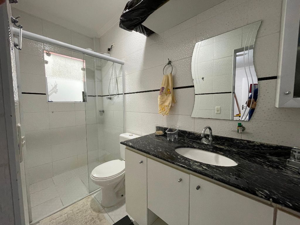 Sobrado Geminado à venda no Encruzilhada: 