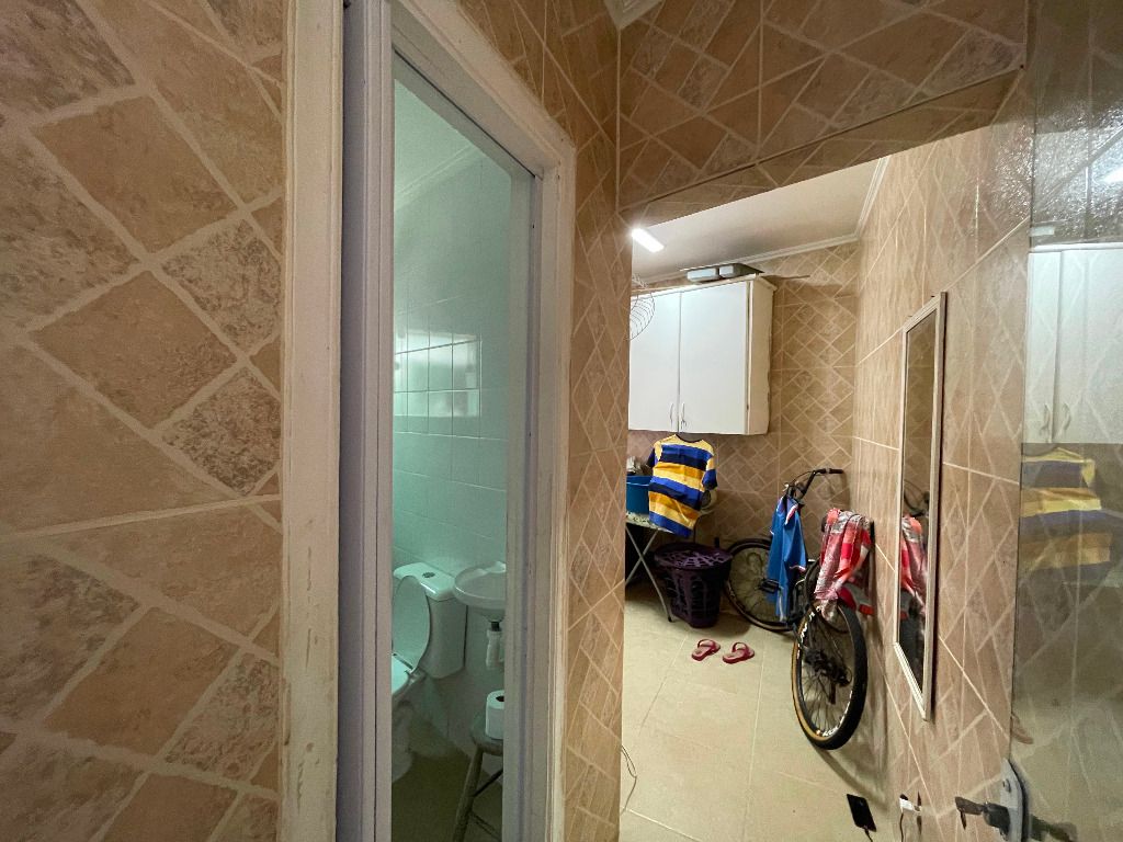 Sobrado Geminado à venda no Encruzilhada: 