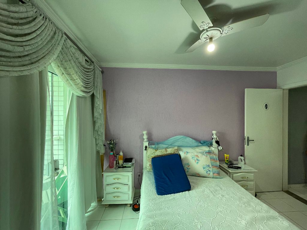 Sobrado Geminado à venda no Encruzilhada: 