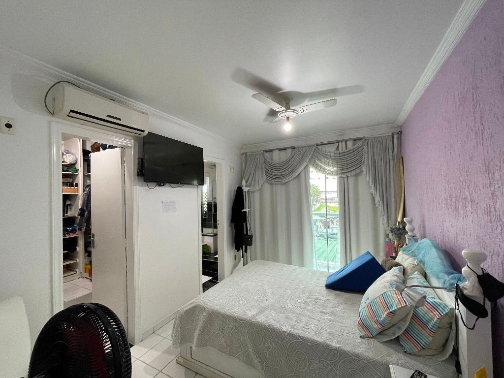 Sobrado Geminado à venda no Encruzilhada: 