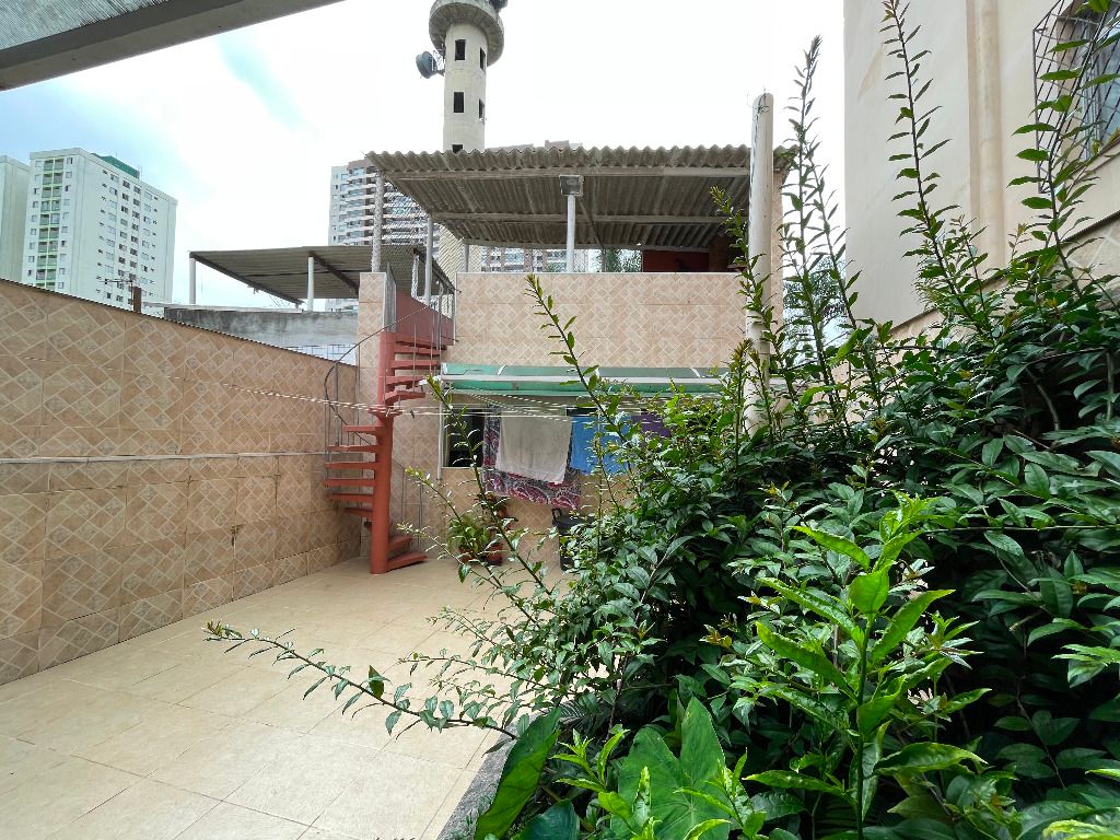 Sobrado Geminado à venda no Encruzilhada: 