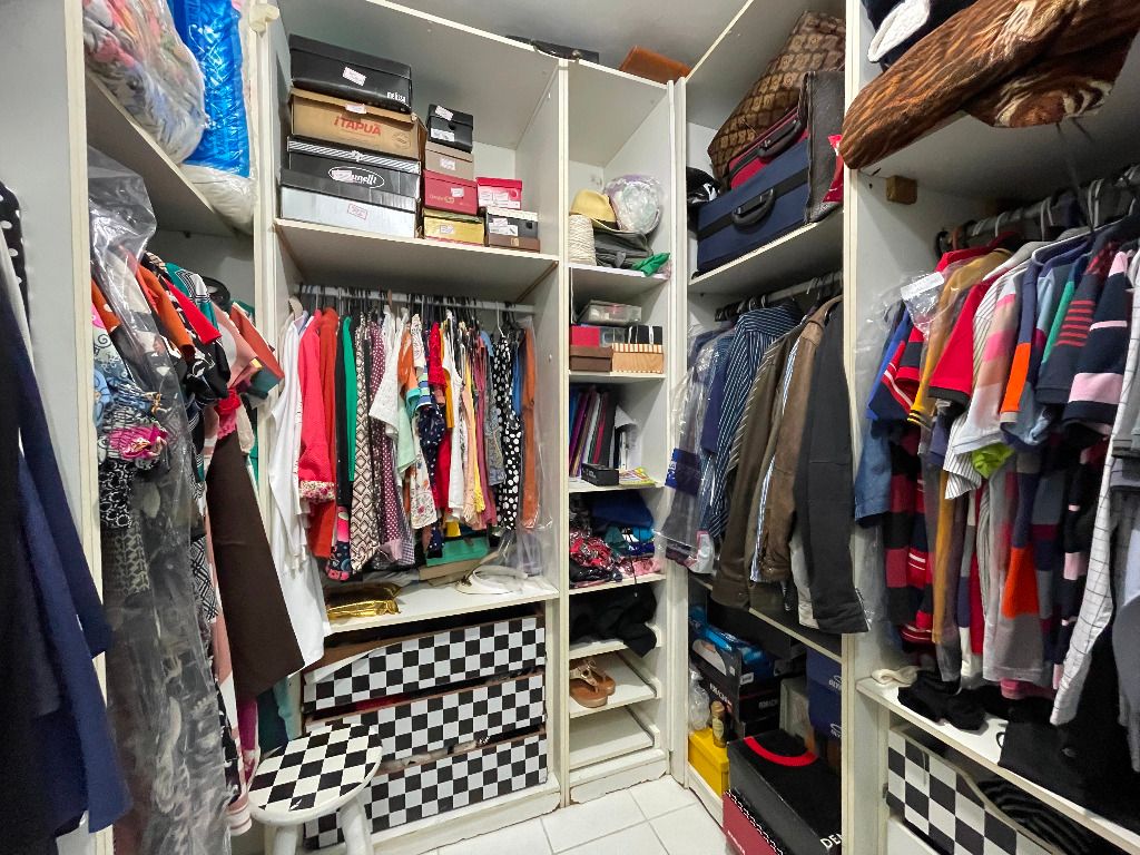 Sobrado Geminado à venda no Encruzilhada: 