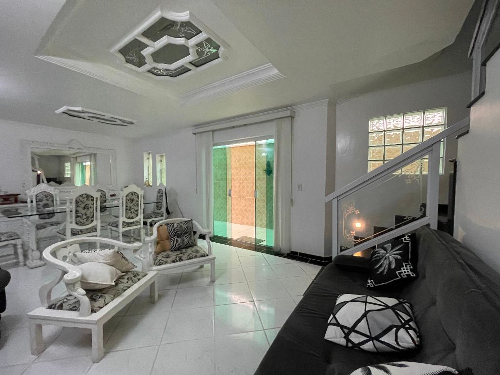 Sobrado Geminado à venda no Encruzilhada: 