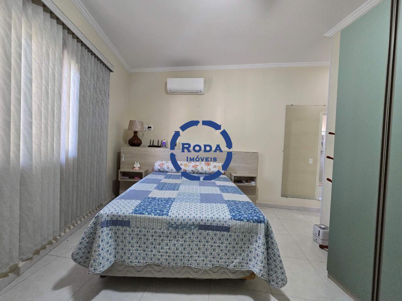 Sobrado Isolado à venda no Aparecida: 