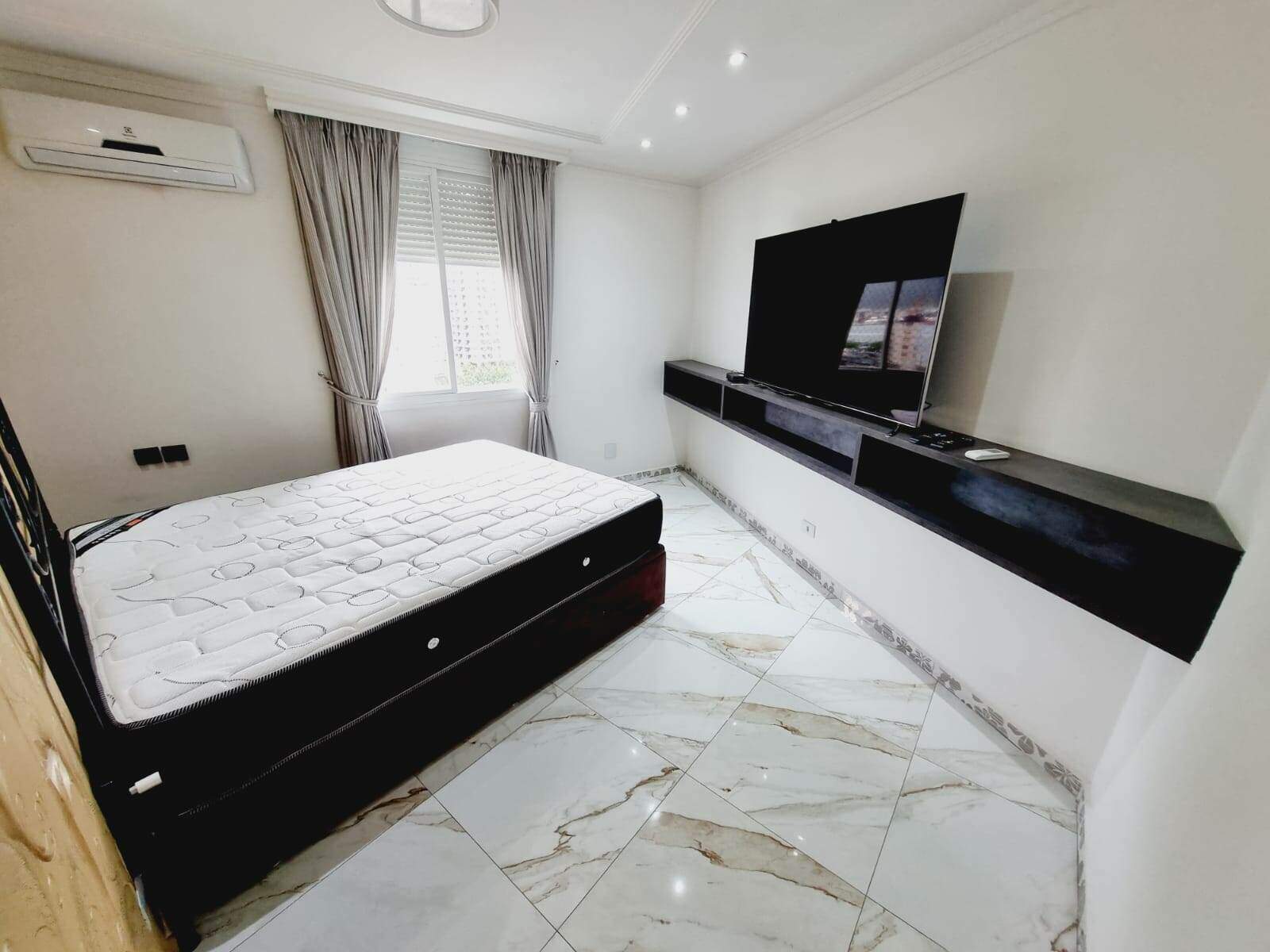 Apartamento à venda no Ponta da Praia: 