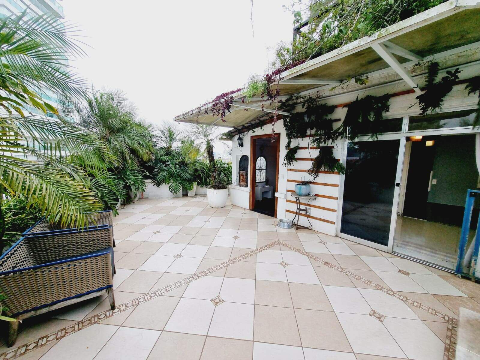 Apartamento à venda no Ponta da Praia: 