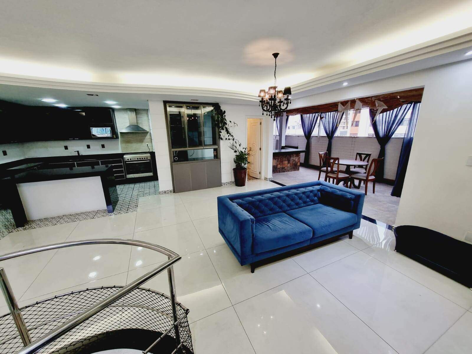 Apartamento à venda no Ponta da Praia: 